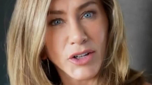 Jennifer Aniston styling boyfriend Jim Curtis’s hair with a paste-and-oil cocktail for soft hold